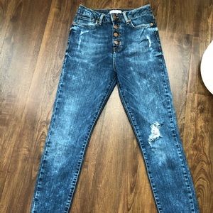 High waisted, 4 buttons, distressed, skinny leg
